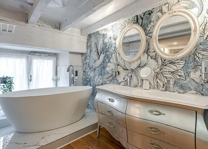 Peruzzi Royal Suite